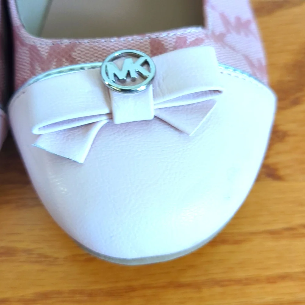 Michael Kors Pink flats Sz 5‎